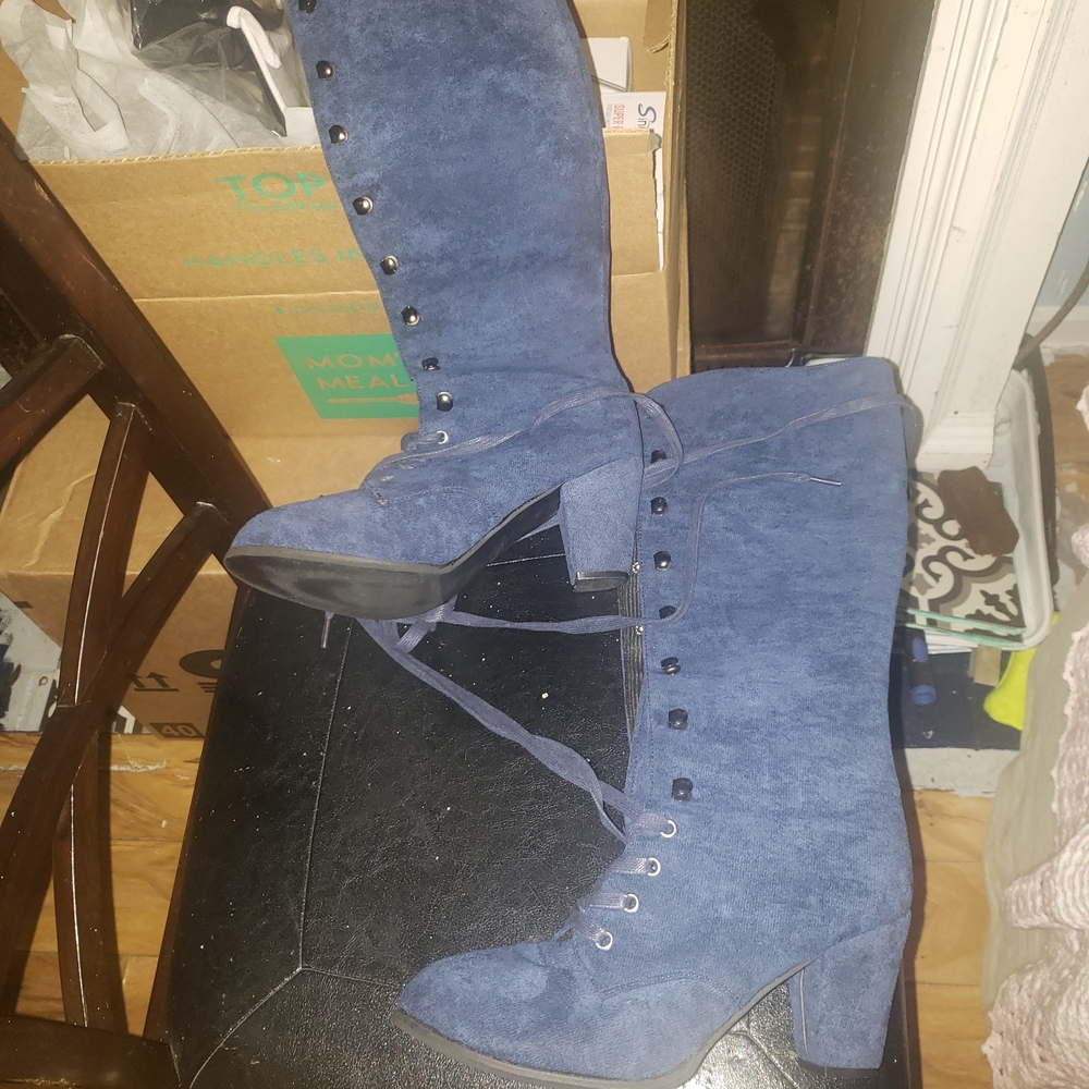 Women’s Navy Suede Lace-Up Mid-Heel Boots